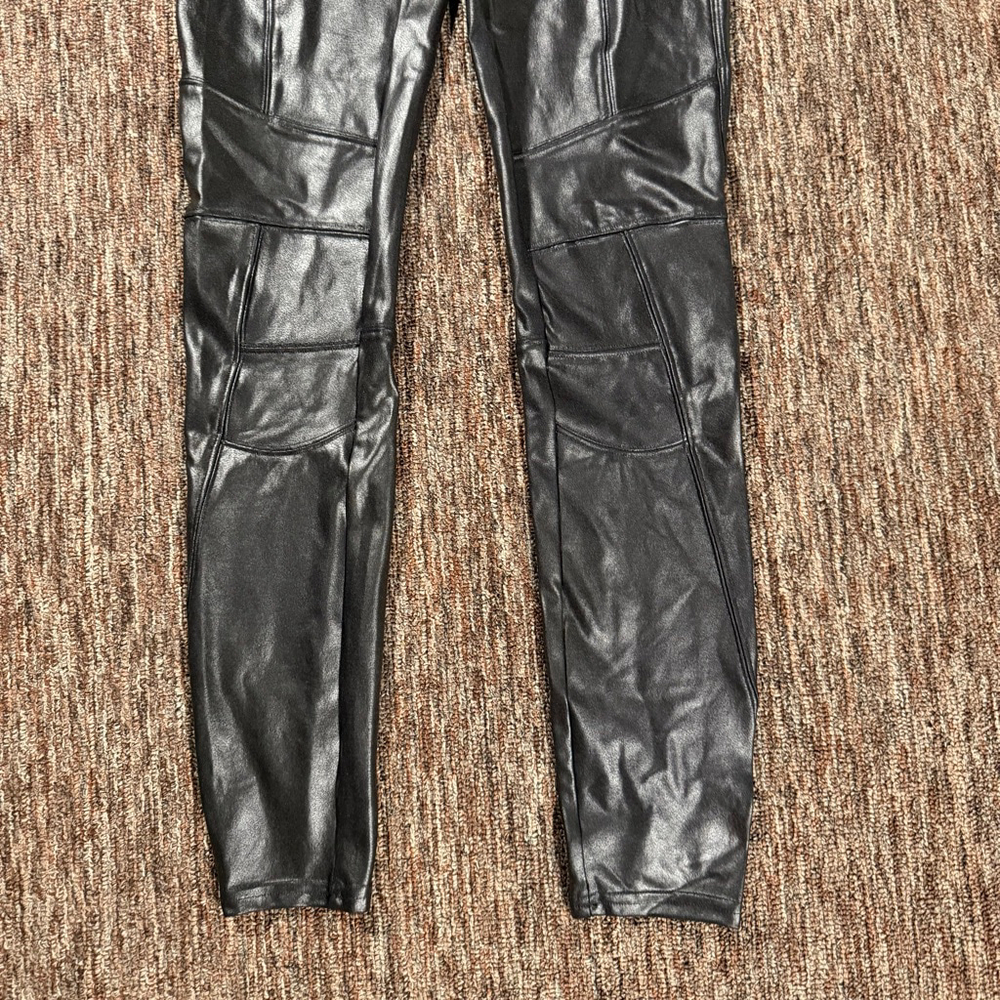 SPANX Women’s Black Faux Leather Hip Zip Leggings M New $128 - Picture 10 of 14